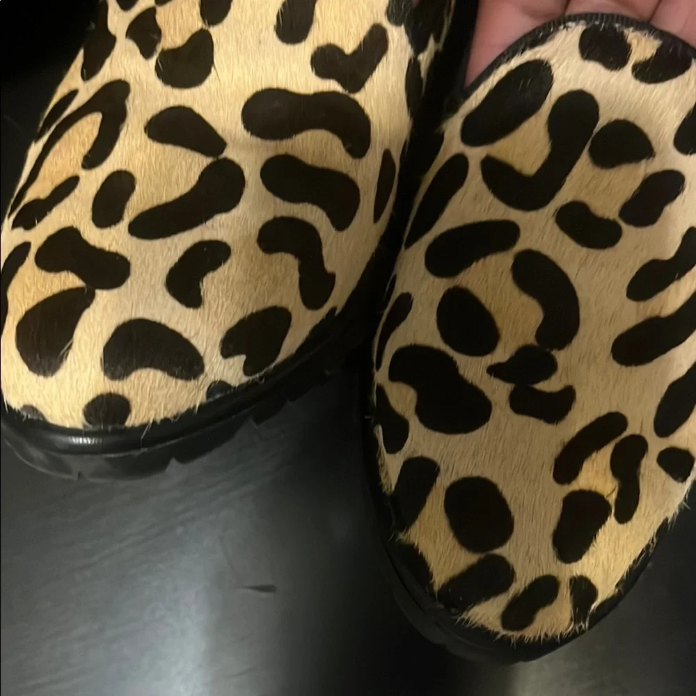 Me Too Women's Leopard Print Loafers - Picture 3 of 7